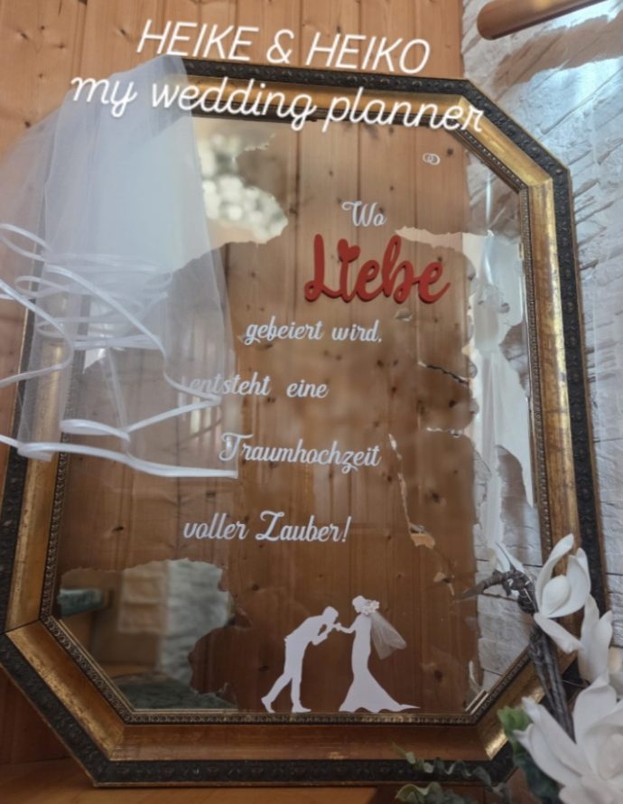 Wo Liebe gefeiert wird, entsteht eine Traumhochzeit voller Zauber! Wo Liebe gefeiert wird, entsteht eine Traumhochzeit voller Zauber!